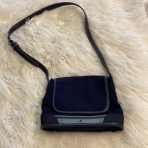 Tommy Hilfiger Purse navy blue color excellent condition with adjustable stripe
